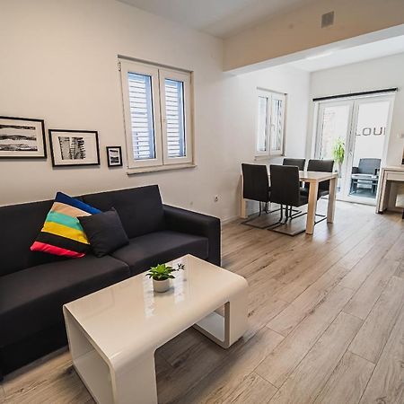Downtown Park Apartments With Balcony Водице Екстер'єр фото