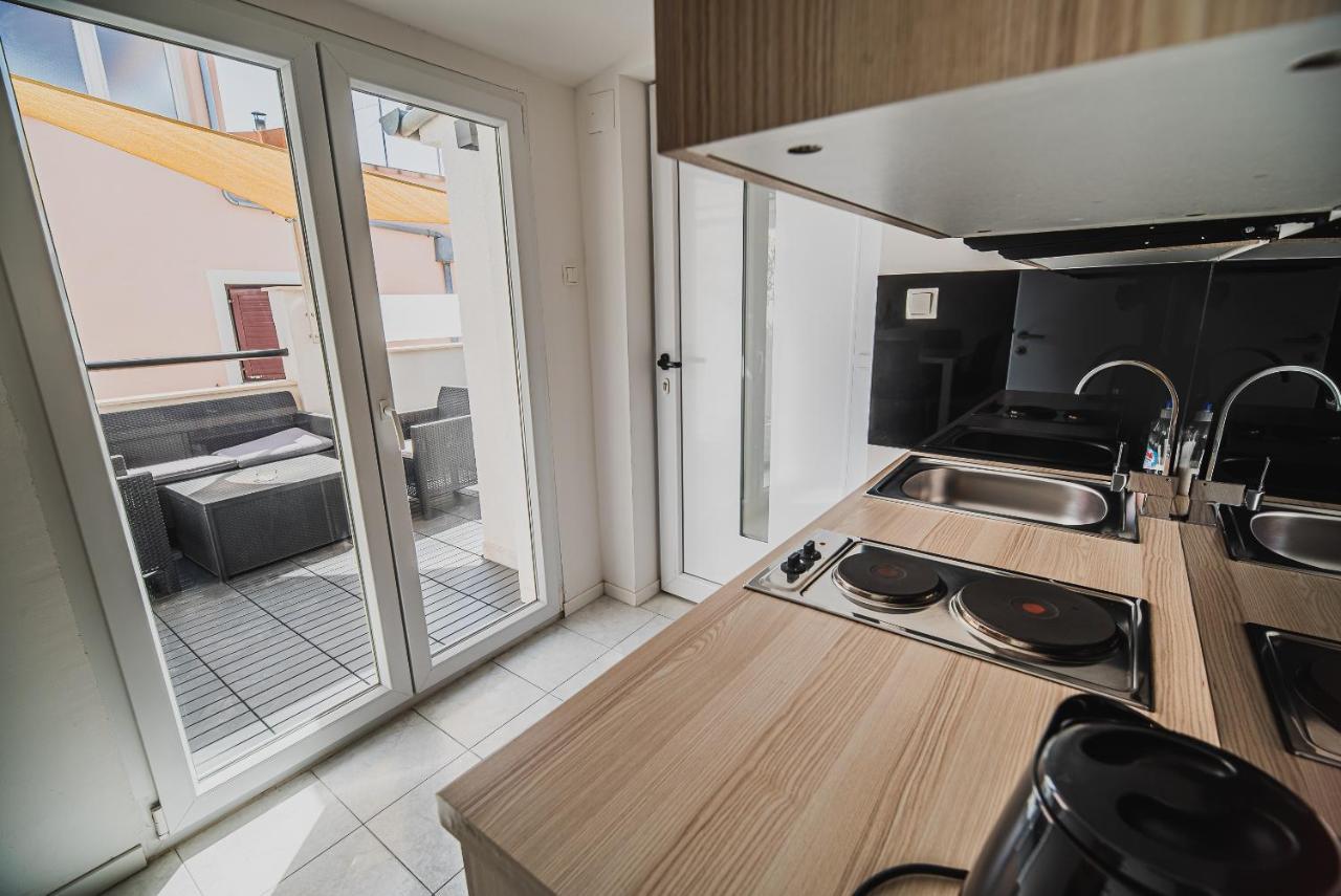 Downtown Park Apartments With Balcony Водице Екстер'єр фото