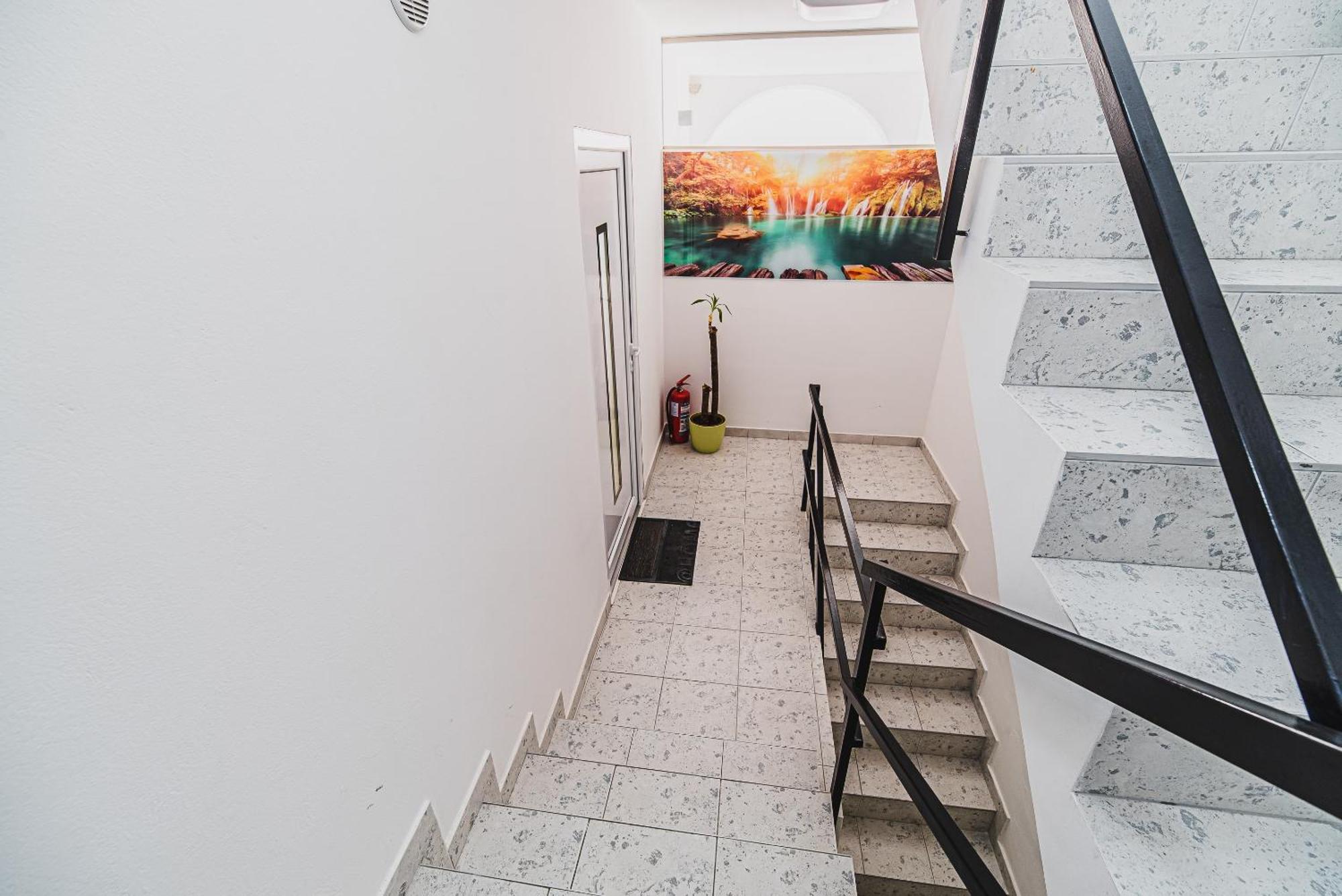 Downtown Park Apartments With Balcony Водице Номер фото