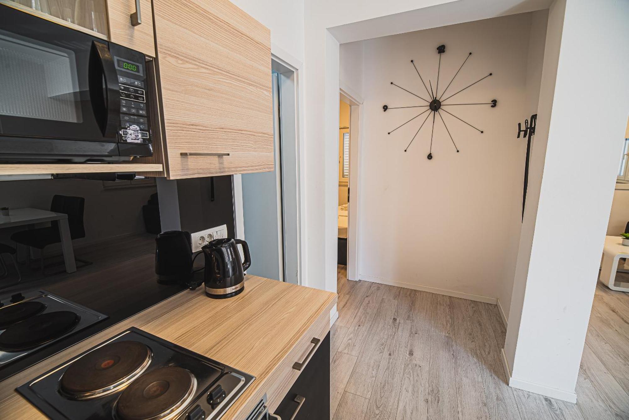 Downtown Park Apartments With Balcony Водице Номер фото